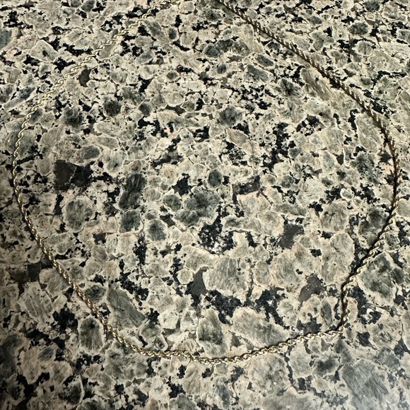 Riddles 18” 10K Diamond Cut Chain Necklace - Picture 4 of 5